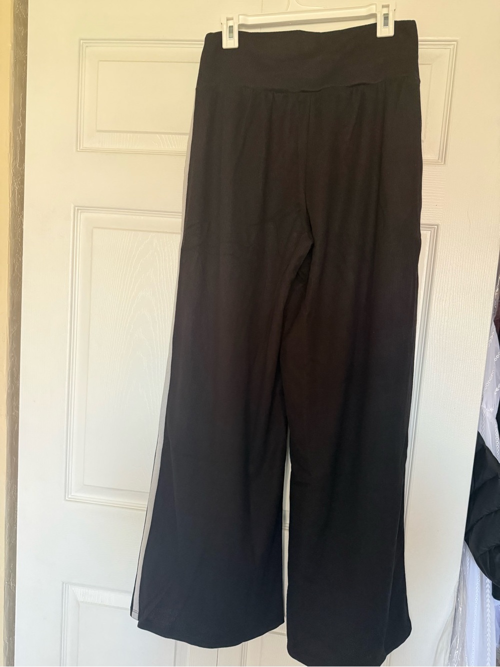NWT Halara Ribbed High Waisted Tummy Control Drawstring Wide
Leg Pants - Picture 5 of 7